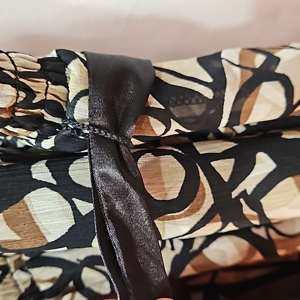 A. BYER, Abstract, Elastic Scrunch top, Adjustable straps, Tie waist, Sz L - Picture 5 of 12